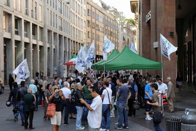 Cremona La Lega Nord raccoglie le firme per la chiusura dei centri sociali Kavarna e Dordoni