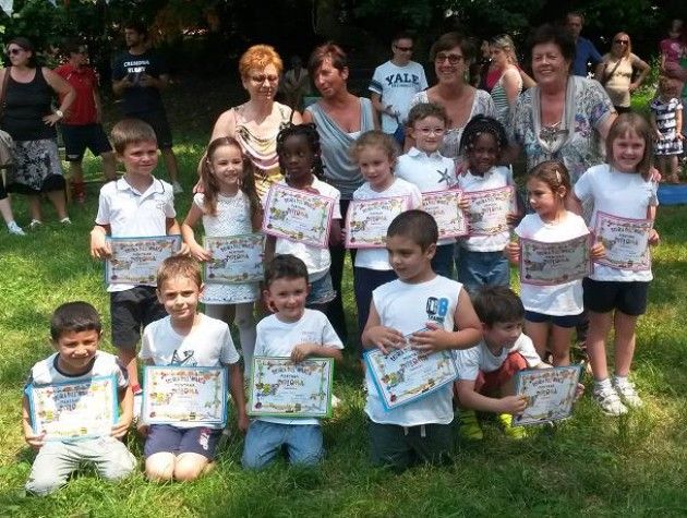 Scuola Materna Mentana di Cremona, festa di fine anno: i genitori ringraziano