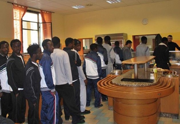 Milano e l'emergenza profughi, Pisapia: 'Milano ha fatto la sua parte'