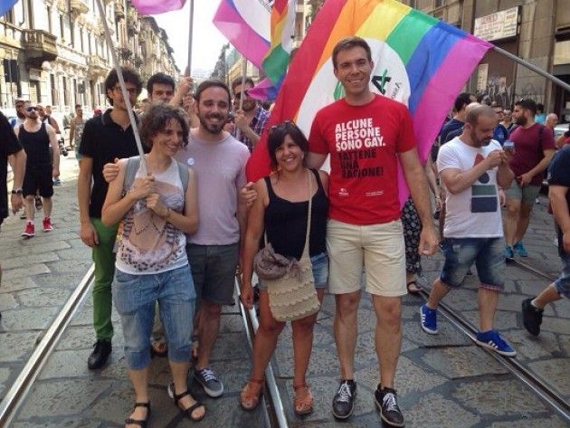 Milano Pride 2015,  oltre 100 mila sì al matrimonio