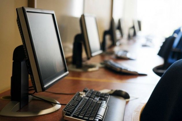 UniCredit dona pc e notebook ‘rigenerati’ a istituzioni, scuole e Associazioni