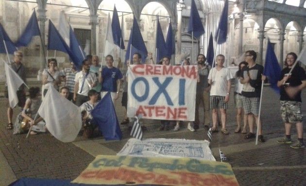 Da Cremona ad Atene, flash mob in piazza del Comune in solidarietà alla Grecia