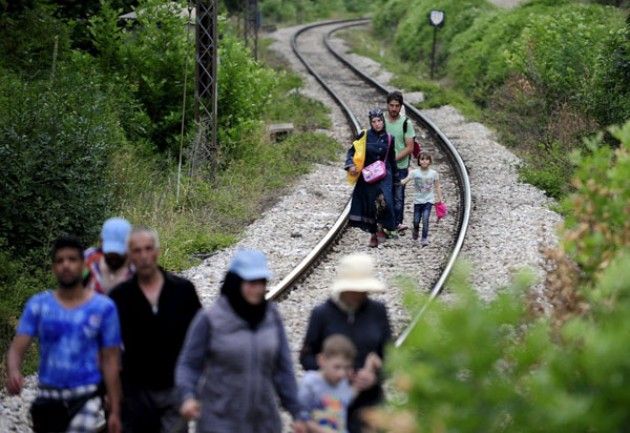'Rotta dei Balcani', Amnesty: rifugiati e migranti picchiati dalla polizia e abbandonati da Ue