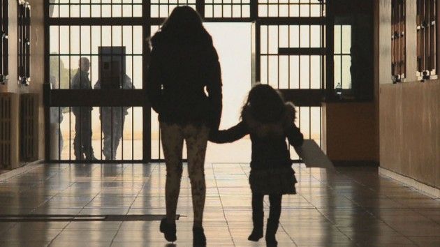 Bambinisenzasbarre, una petizione su Change per i figli di genitori detenuti