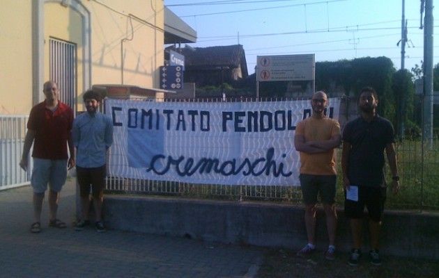 Crema I Pendolari cremaschi ancora in presidio di fronte alla stazione