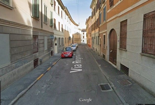 Autobus in Via Regina Teodolinda a Cremona : ‘una boiata pazzesca’ di Denti Sergio
