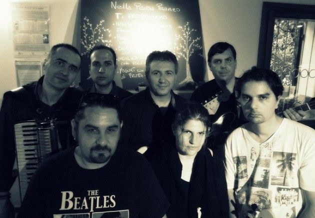 I ‘Capitano tutte a noi’pronti ad aprire il concerto di Eugenio Finardi