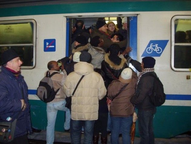 Linea Mn-Cr-Mi I disagi dei pendolari I Comitati  scrivono ai ferrovieri
