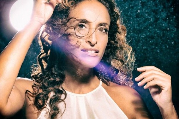 Noa, la voce della pace al festival Acque Dotte di Cremona