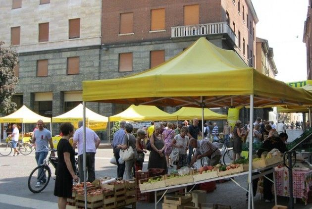Una fattoria per i bimbi e tanti acquisti a km zero oggi con Coldiretti in piazza Stradivari