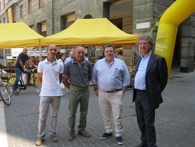 Una fattoria per i bimbi e tanti acquisti a km zero oggi con Coldiretti in piazza Stradivari