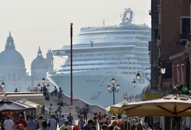 Venezia  Le Grandi navi  e la liberta' del Sindaco lagunare