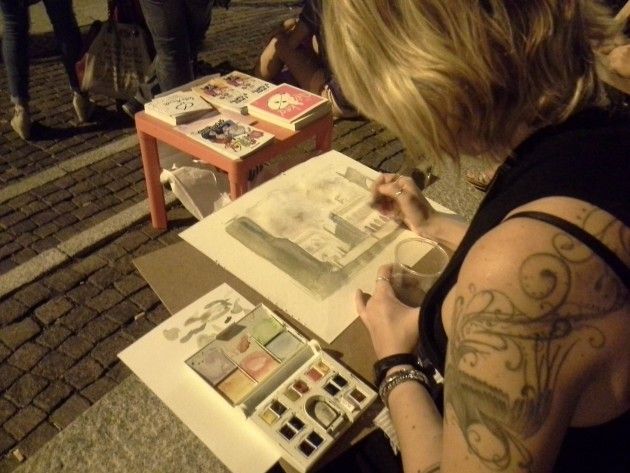 Fumettisti in piazza rendono omaggio a  Eduard Gurk e ai suoi acquerelli  in mostra a Cremona