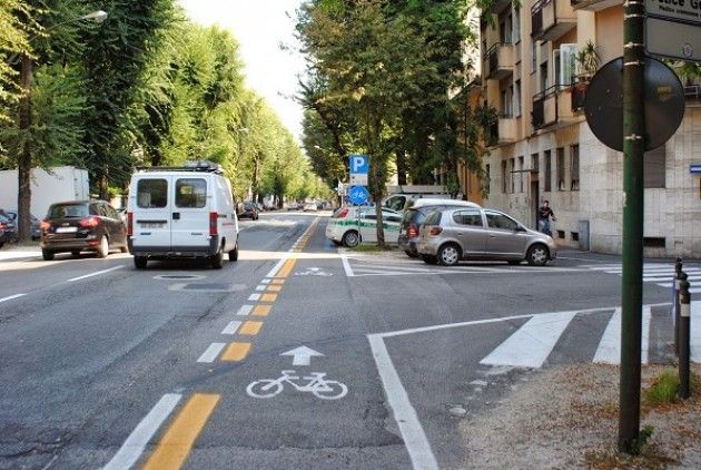 Il vecchio caro passeggio di Viale Tento Trieste è in totale degrado di G.Carnevali