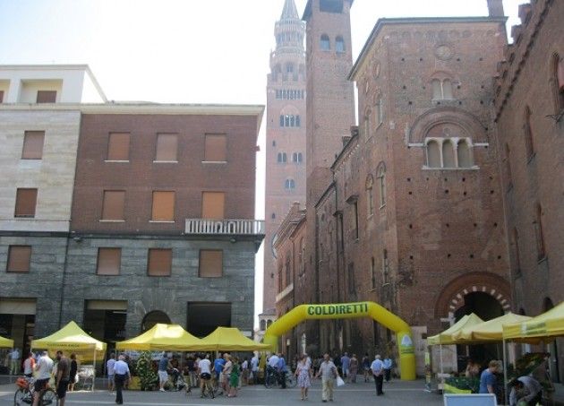 Le 4 stagioni di Cremona Coldiretti-Campagna Amica domenica in piazza Stradivari