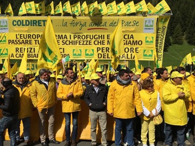 Oltre 300 imprenditori agricoli cremonesi al Brennero con la Coldiretti
