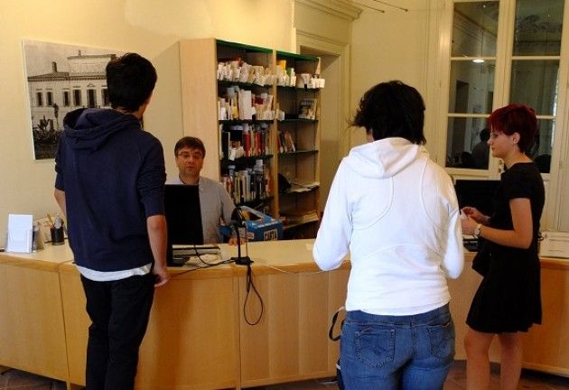 Città di Desenzano La Biblioteca Civica si Rinnova ‘ Un progetto culturale in divenire’