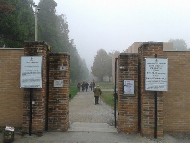 Commemorazione dei defunti: due navette gratis per recarsi al Cimitero di Cremona