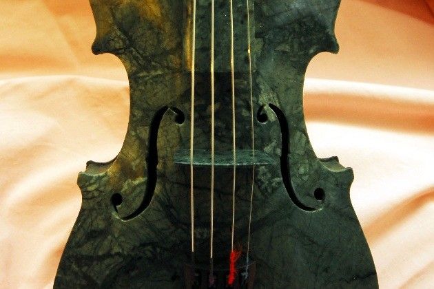 Un violino di marmo a Cremona, mercoledì si presenta Opus 9 di Jan Řeřicha