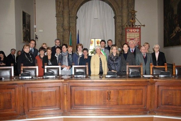 S. Omobono: diploma di merito agli ex dipendenti comunali di Cremona