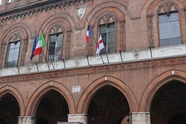 Cremona ‘ Siamo tutti Parigi’ Domenica 15 novembre ore 18 in Piazza del Comune, lato Loggia dei Militi