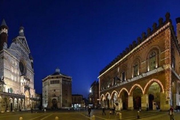 Natale a Cremona, 380 parcheggi agevolati e bus gratuiti domenicali dai quartieri
