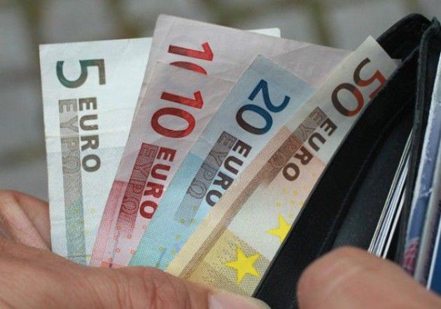 Meno contante, più moneta elettronica Contanti, servono leggi giuste e un cambio culturale