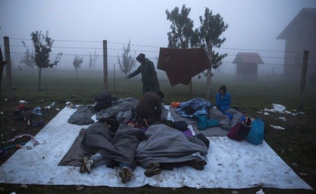 Pianeta Migranti In migliaia bloccati nei Balcani al freddo e al gelo