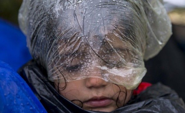 Pianeta Migranti In migliaia bloccati nei Balcani al freddo e al gelo
