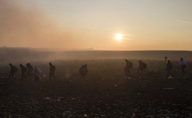 Pianeta Migranti In migliaia bloccati nei Balcani al freddo e al gelo