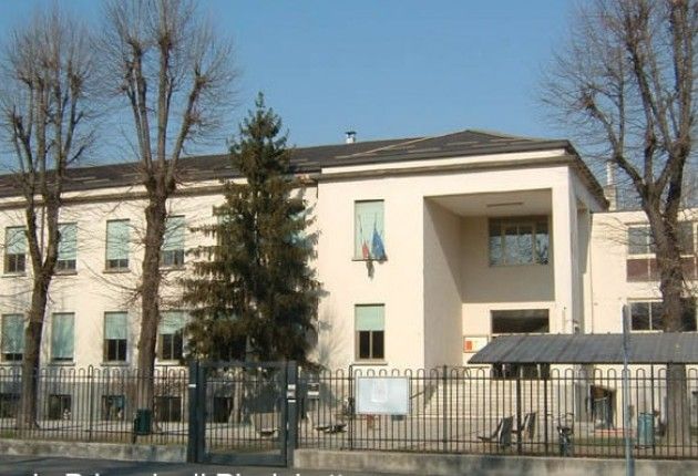 La scuola E.Fermi di Pizzighettone non è vero che cade a pezzi.