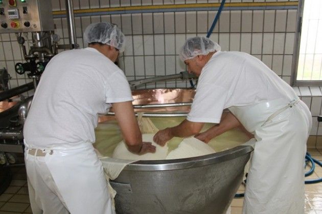 Il presidente Vezzini con il presidente della Provincia di Lodi Mauro Soldati visitano l’azienda Pozzali Lodigrana