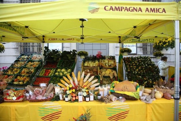 Santa Lucia Domenica 6 dicembre Campagna Amica in piazza Stradivari a Cremona