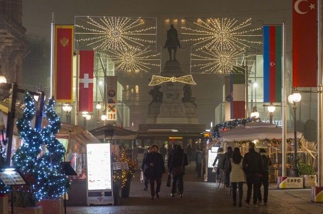  Luminarie a Milano una passeggiata di luce per un Natale più attrattivo
