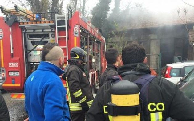 Viale Malta, incendio nel casolare occupato