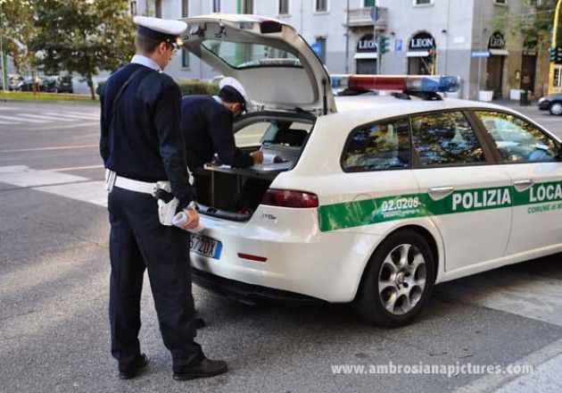Milano - Ponte Di Sant’ambrogio, 15 arresti e 4 Mila oggetti sequestrati 