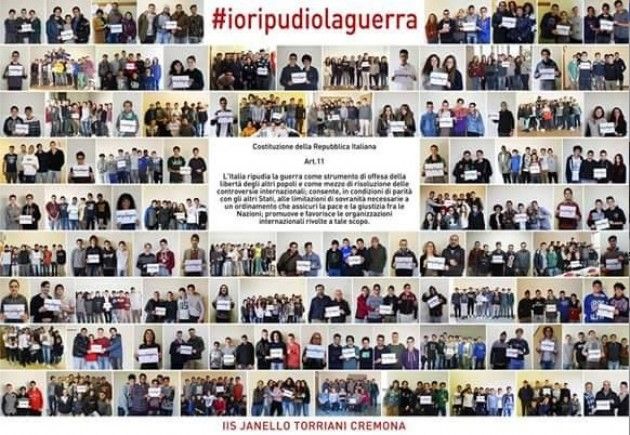 #ioripudiolaguerra Più di 500 studenti e 25 professori fanno un poster all'IIS Torriani di Cremona