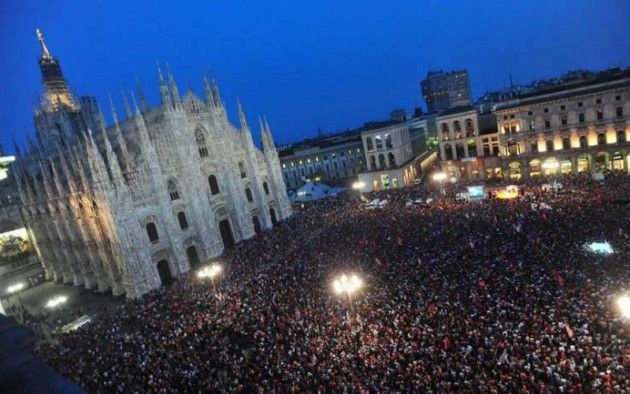 Milano - Piazza Duomo festeggia il 2016 con il concerto di Caparezza