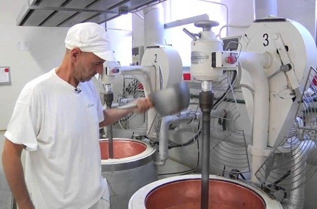 Racconto La fabbrica, le caramelle e la Giusi di Gian Carlo Storti