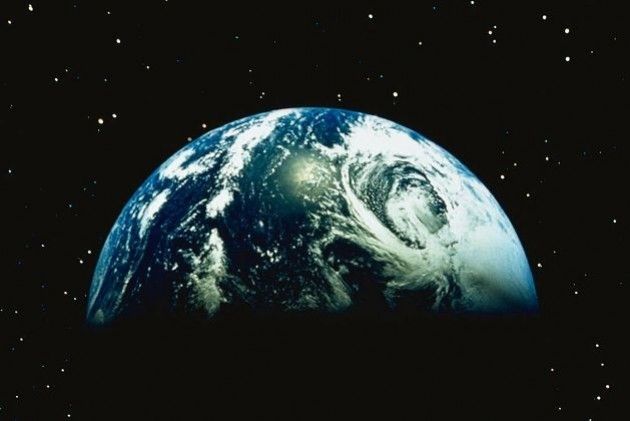Il punto di Rosario Amico Roxas. Arriva l’anno nuovo! Ciao Terra, come stai?