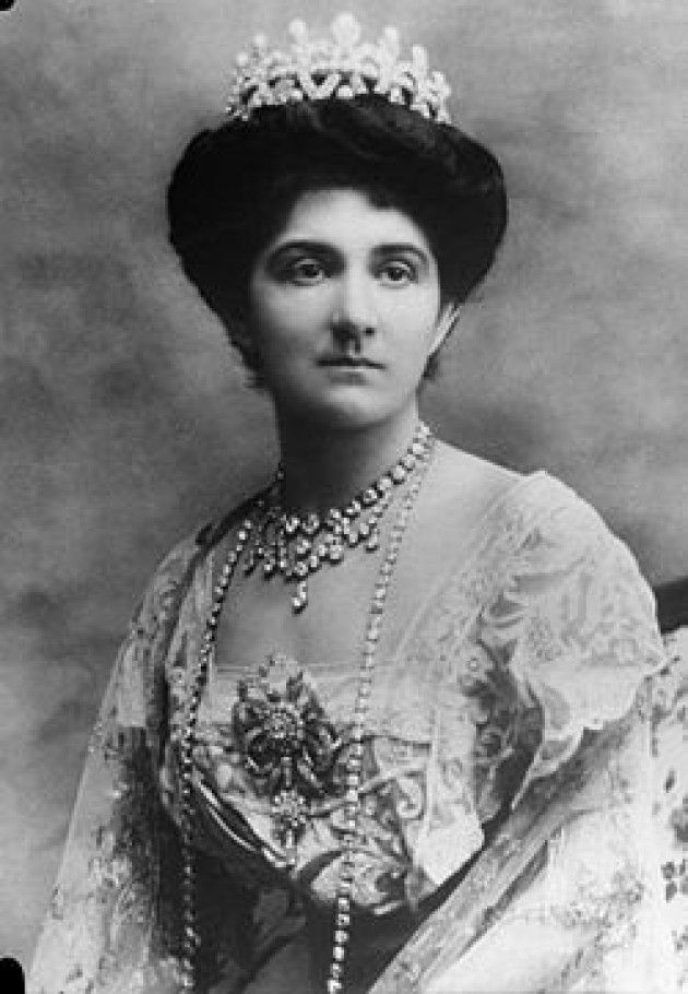 Un ricordo nel giardino dei Giusti di Milano per la Regina Elena di Romania