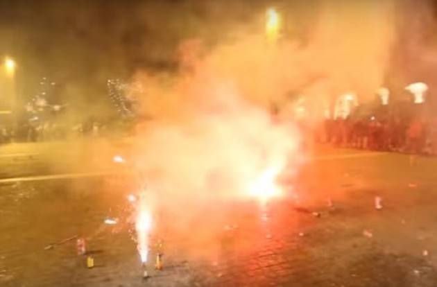 Cremona Tanta gente in piazza Stradivari per il buon anno 2016 Il saluto del sindaco Galimberti