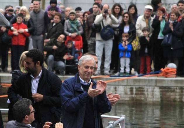 Darsena Milano Domenica 3 gennaio tutti a pattinare sul ghiaccio per Emergency