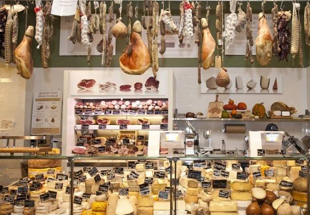 Eataly  non rinnova il contratto ad un ragazzo e lo pianta a casa . Io sto dalla parte di Gabriele di Gian Carlo Storti