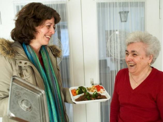 A Milano - Un milione di euro per i pasti a domicilio per anziani e persone con disabilita'