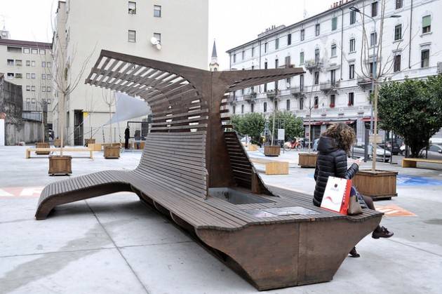 Milano - Cinque panchine di Expo installate nel Giardino delle Culture 