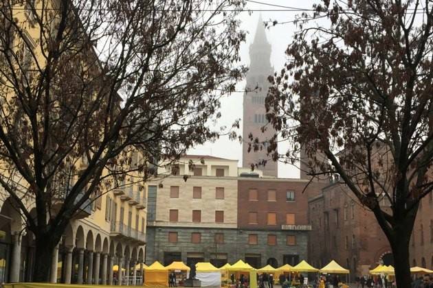 Coldiretti in Piazza Stradivari a Cremona: ‘Il regalo delle feste? 2 kg in più’