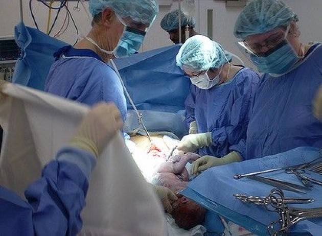 Salute - Italia al terzo posto mondiale per parti cesarei 