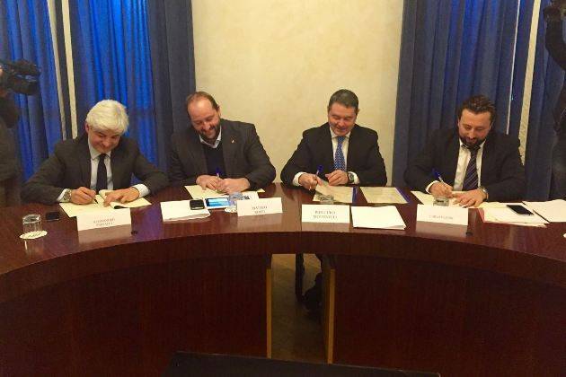 Iseo, Vezzini sigla l’intesa di Cremona con le Province Bergamo, Brescia, Mantova
