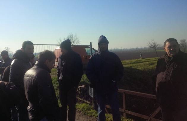 Bozzolo il Sindaco Torchio visita il Ponte che attraversa colatore Delmona Tagliata